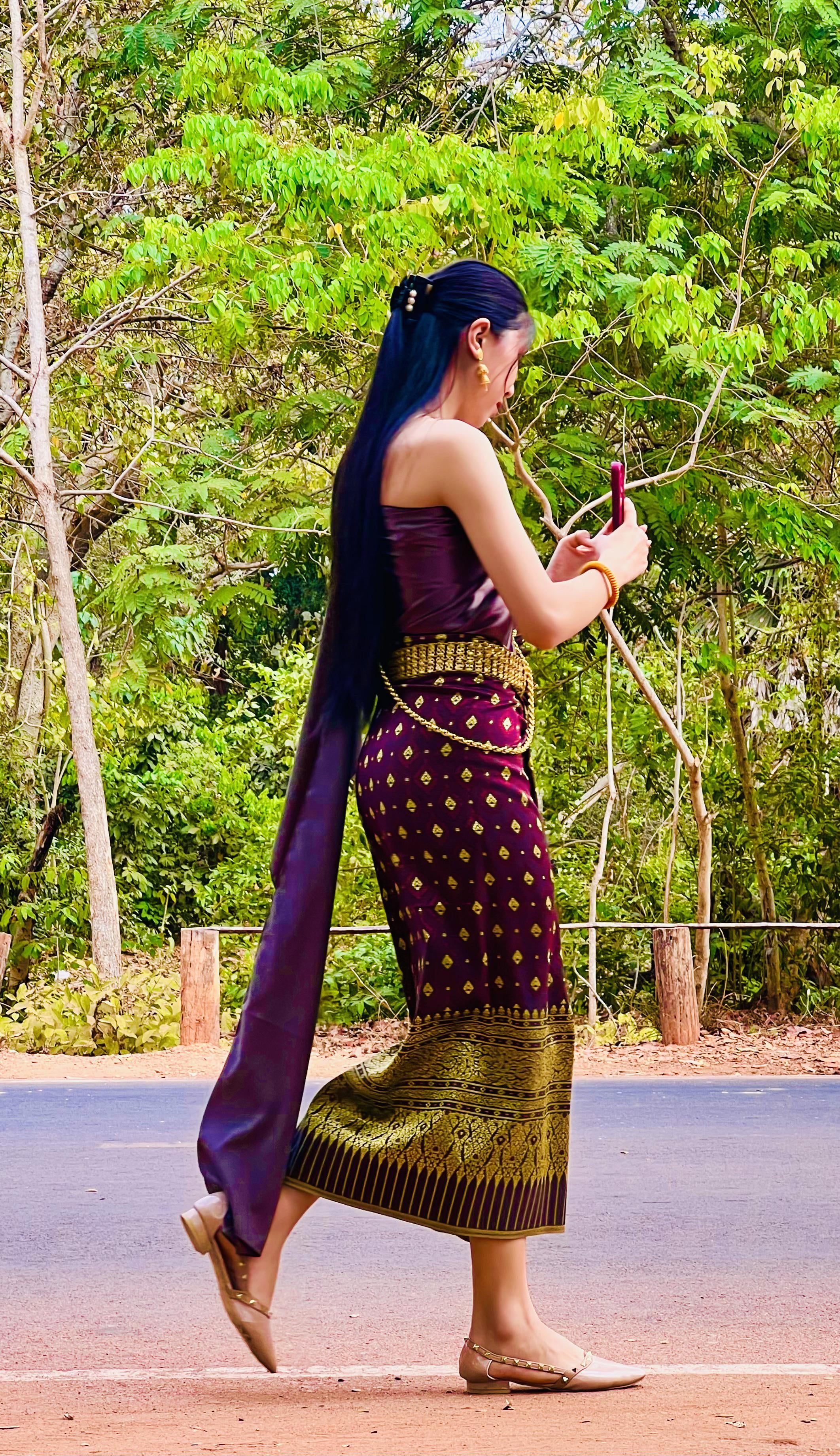 Traditional Khmer Dresses : r/cambodia